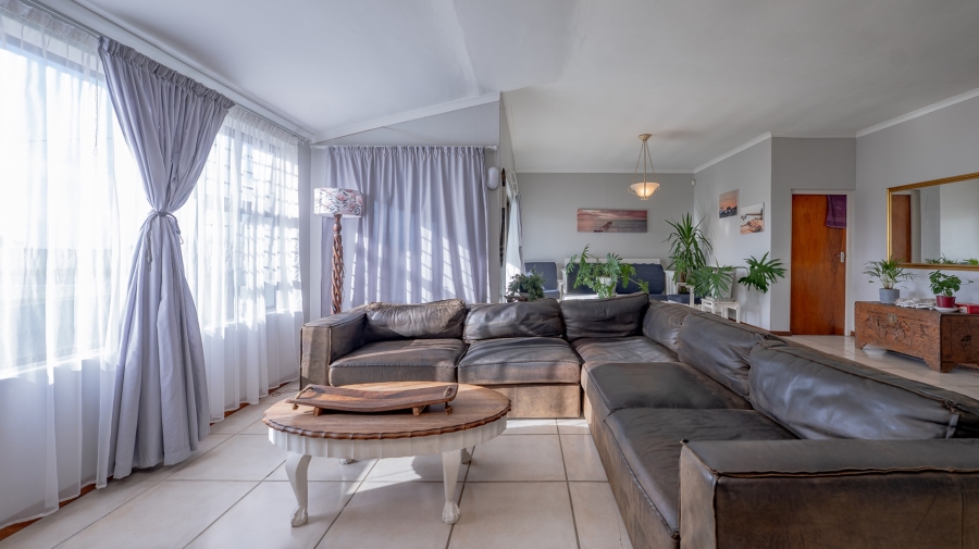 4 Bedroom Property for Sale in Struisbaai Western Cape